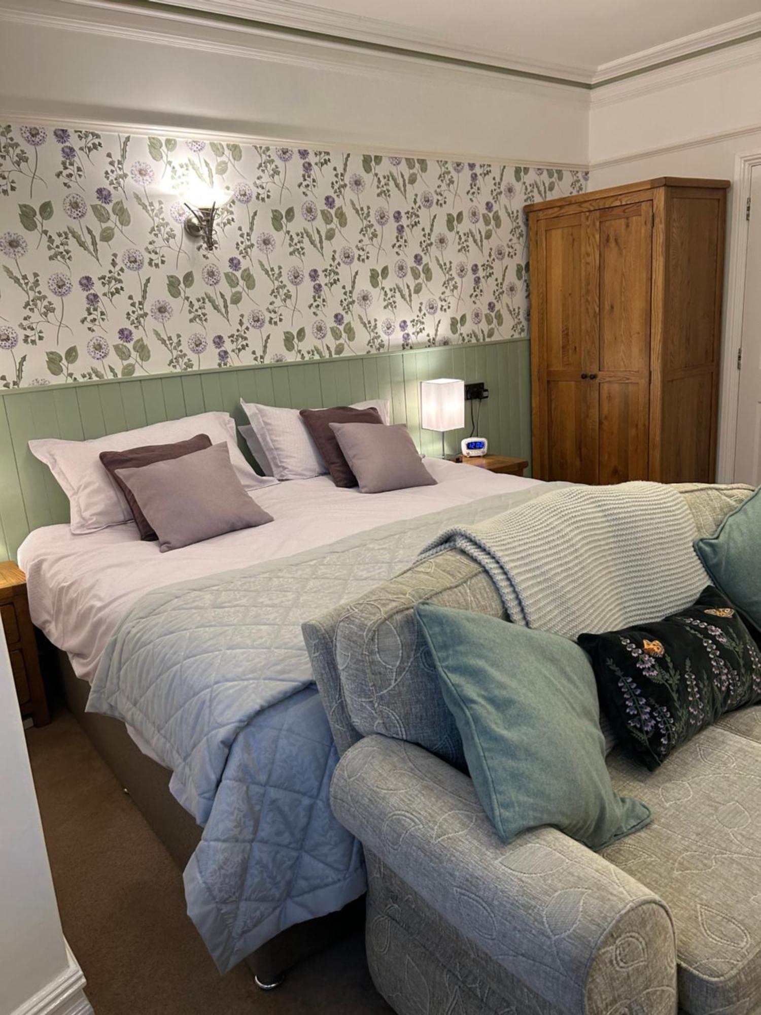 Birchleigh Guest House Grange-over-Sands Bagian luar foto