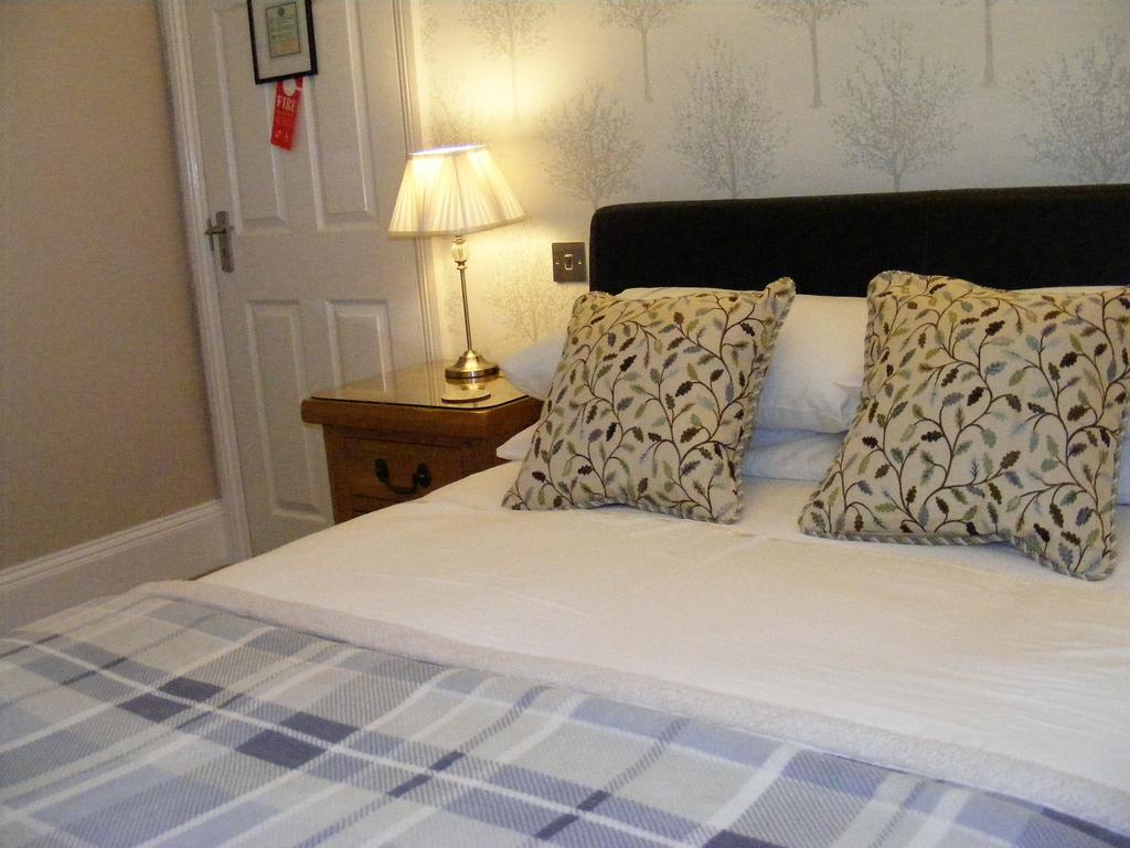 Birchleigh Guest House Grange-over-Sands Bagian luar foto